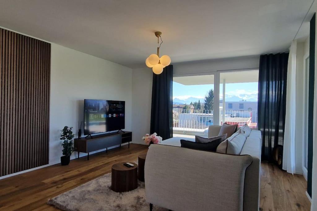 Visionary Hospitality Rothenburg, Lucerne - Premium Apartments With Free Parking, Washer, Kitchen, Terrace, 15' City Buitenkant foto