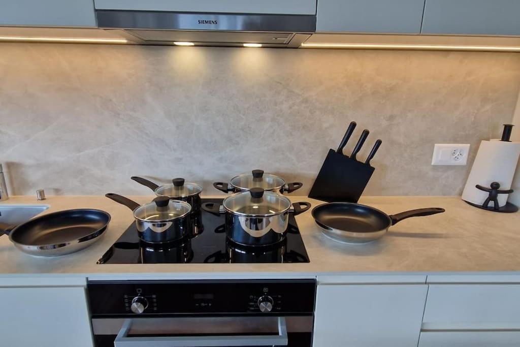 Visionary Hospitality Rothenburg, Lucerne - Premium Apartments With Free Parking, Washer, Kitchen, Terrace, 15' City Buitenkant foto